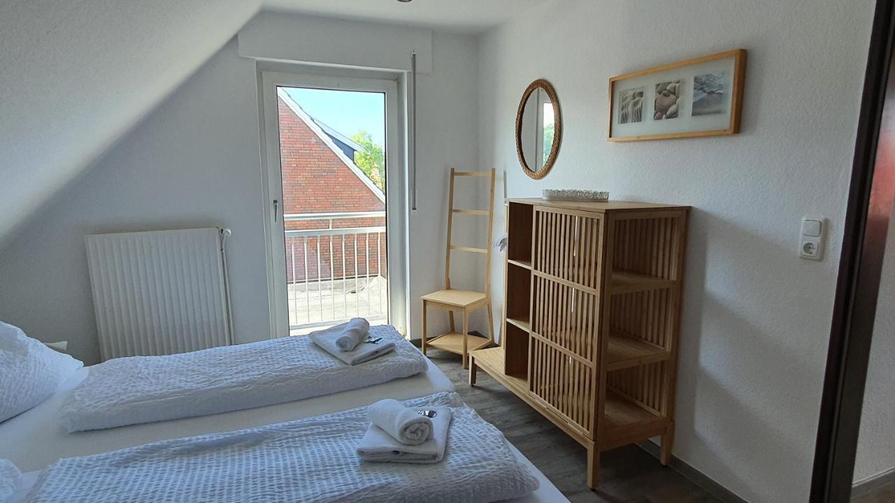 Friesenmeer Ferienwohnung Vier Bensersiel Bagian luar foto